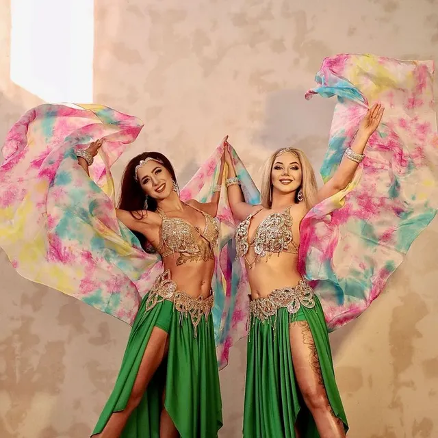 Taniec z Wolem - romantyczny pokaz tańca brzucha z woalami na wesele i event firmowy Warszawa